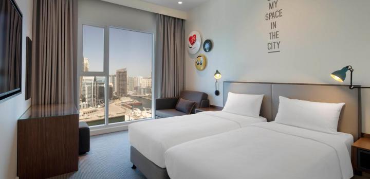Voyage sur-mesure, Hôtel à la marina de Dubai